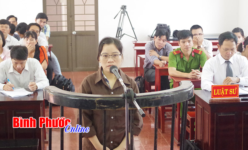 Nữ kế to&aacute;n &ldquo;ẵm&rdquo; hơn 6 tỉ đồng quỹ b&atilde;o lụt: B&igrave;nh thản đ&oacute;n nhận &aacute;n chung th&acirc;n