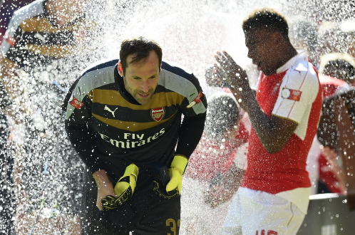 Arsenal thay đổi để chiến thắng