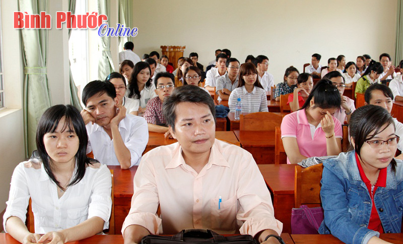 63 giáo sinh thi tuyển làm giáo viên Trường THPT chuyên Bình Long