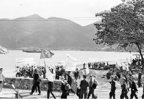 Ch&uacute;ng t&ocirc;i vượt C&ocirc;n Đảo