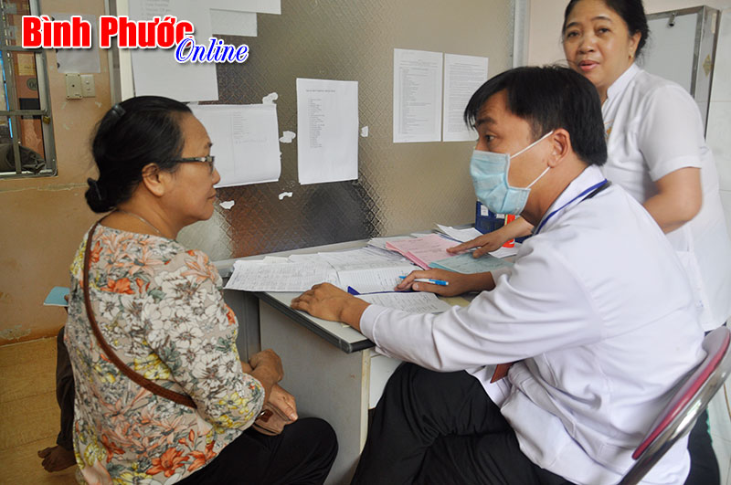 Xã hội hóa đầu tư trang thiết bị và nâng cao chất lượng nhân lực ngành y