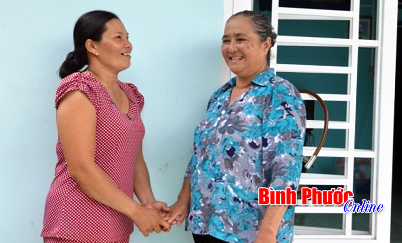 B&agrave; Nguyễn Thị Lũy - B&iacute; thư chi bộ gương mẫu