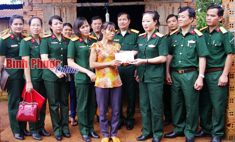 Ban Phụ nữ quân đội thăm và làm việc tại Binh đoàn 16