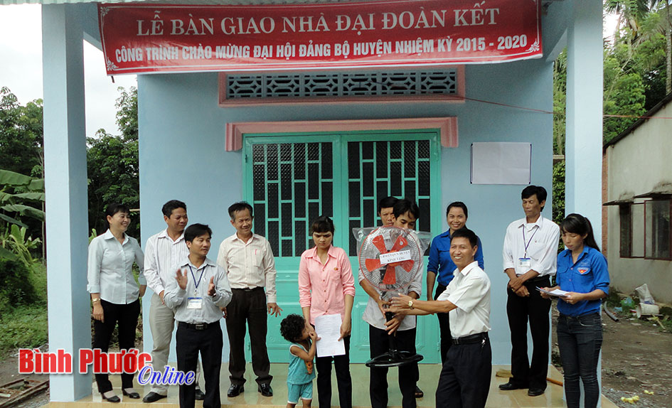 MTTQ toàn tỉnh bàn giao 108 căn nhà nghĩa tình