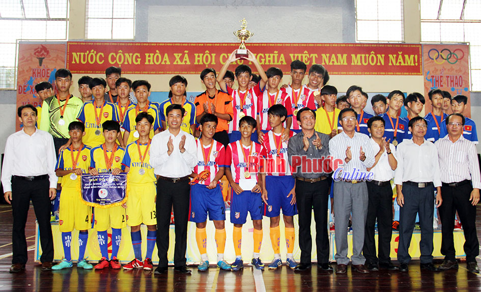 Đồng Xoài, Hớn Quản đoạt giải nhất bóng đá U13 và U15