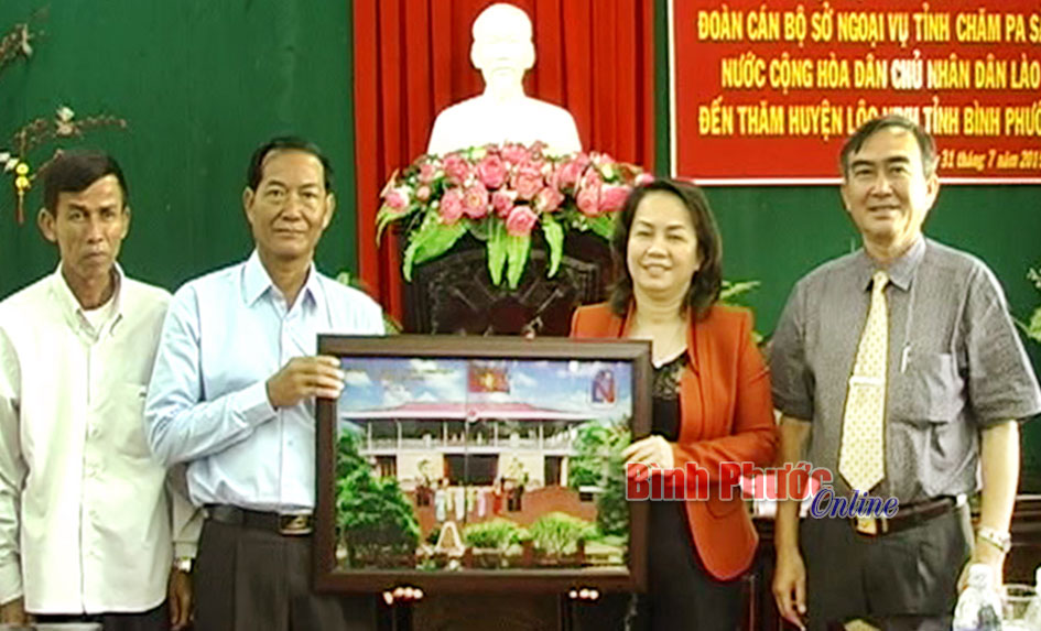 C&ocirc;ng t&aacute;c đối ngoại - tạo thế v&agrave; lực mới tr&ecirc;n tuyến bi&ecirc;n giới Lộc Ninh