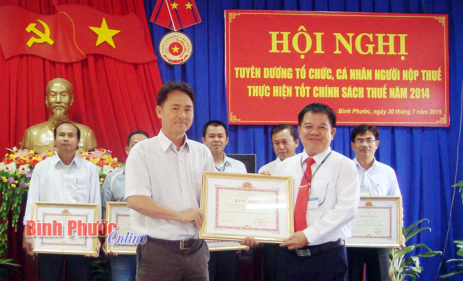 Thu ngân sách năm 2015: Thuận lợi và thách thức