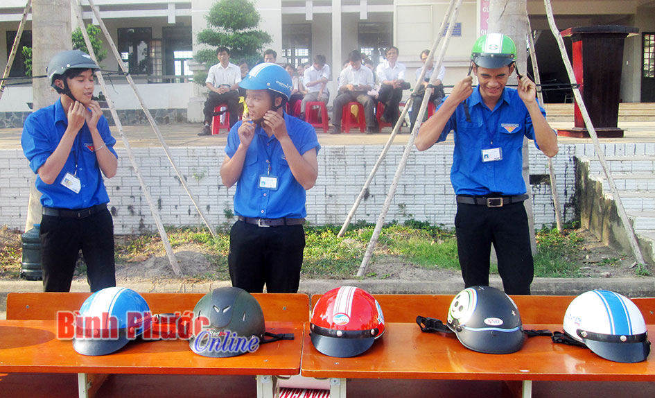 Đoàn trường THPT Hùng Vương tuyên truyền, phổ biến giáo dục pháp luật