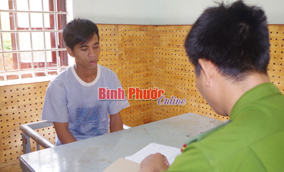 C&ocirc;ng an B&ugrave; Gia Mập: L&agrave;m tốt vận động đối tượng truy n&atilde; ra đầu th&uacute;