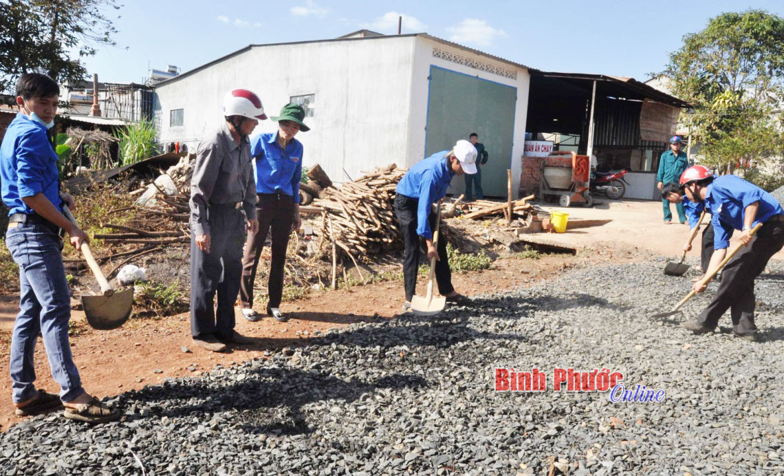 Huyện đo&agrave;n B&ugrave; Gia Mập ch&uacute; trọng c&ocirc;ng t&aacute;c ph&aacute;t triển đảng trong lớp trẻ