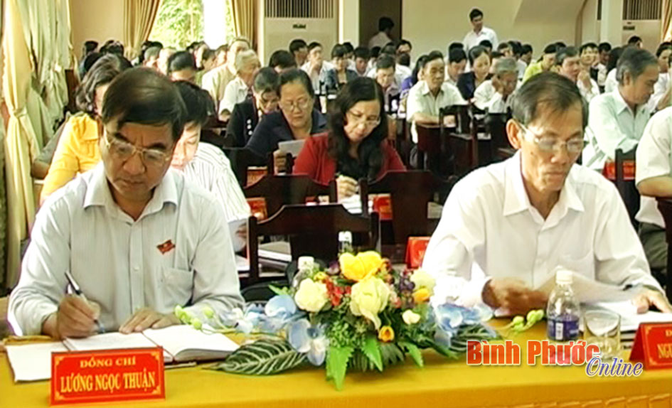 Lộc Ninh tăng cường kiểm tra, gi&aacute;m s&aacute;t để x&acirc;y dựng, củng cố tổ chức đảng