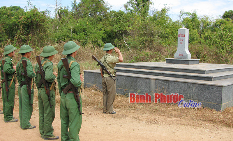 Tạo sức mạnh đo&agrave;n kết, kịp thời phản b&aacute;c những th&ocirc;ng tin sai tr&aacute;i về ph&acirc;n giới, cắm mốc
