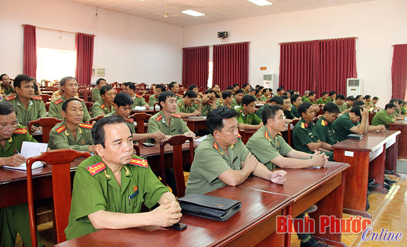 Bồi dưỡng, cập nhật kiến thức cho c&aacute;n bộ thuộc diện đối tượng 4