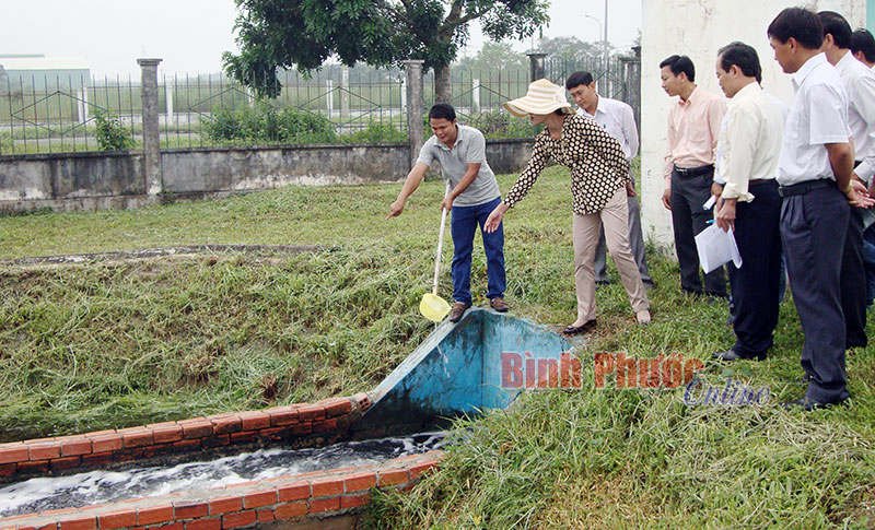 Bổ sung đ&aacute;nh gi&aacute; c&ocirc;ng t&aacute;c ph&ograve;ng chống tham nhũng, l&atilde;ng ph&iacute;