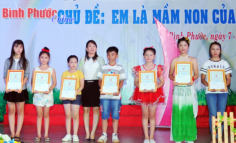 Cán bộ đoàn phải hết mình với phong trào