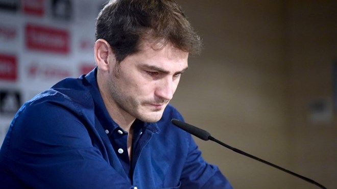 Xavi cũng bức xúc vì cách đối xử của Real Madrid với Casillas