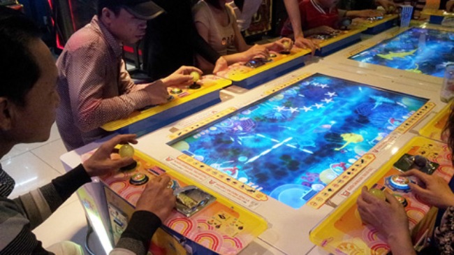 M&ecirc; chơi bắn c&aacute;, xe của bạn cũng lừa