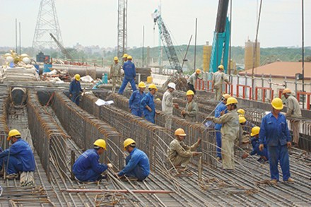 Chấm dứt hợp đồng với người lao động đủ 60 tuổi