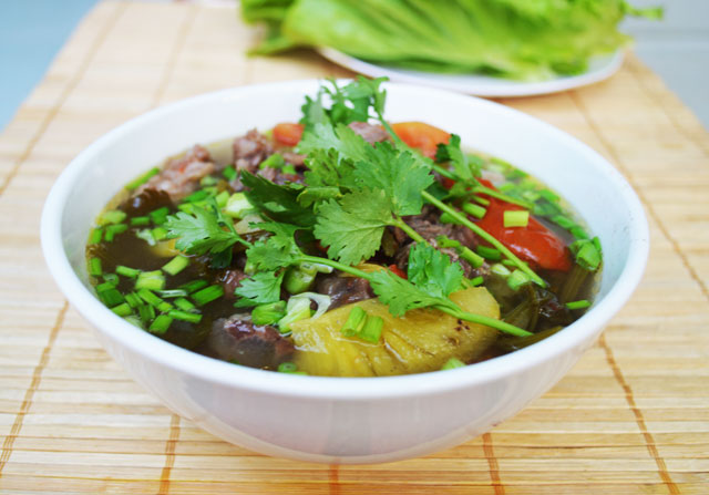 Canh b&ograve; nấu thơm đơn giản m&agrave; ngon