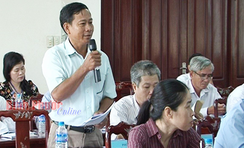 Đại biểu khối nh&agrave; nước huyện B&ugrave; Đốp g&oacute;p &yacute; kiến v&agrave;o văn kiện đại hội đảng bộ c&aacute;c cấp