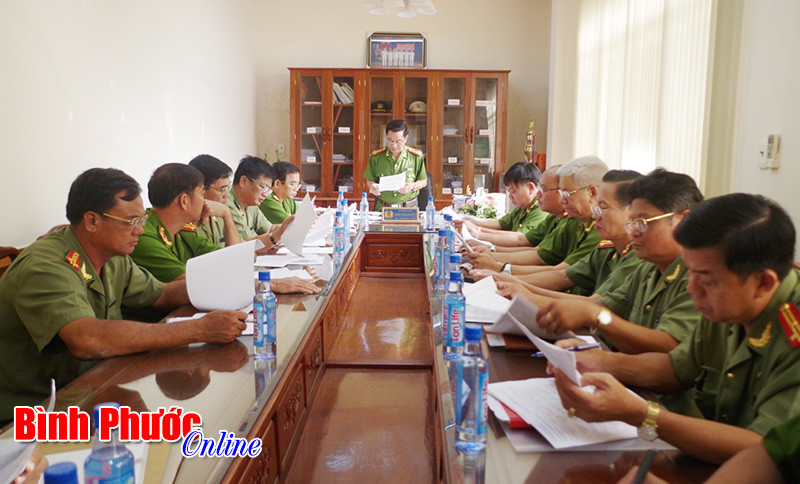 C&ocirc;ng an tỉnh họp hội đồng x&eacute;t đặc x&aacute; 2015