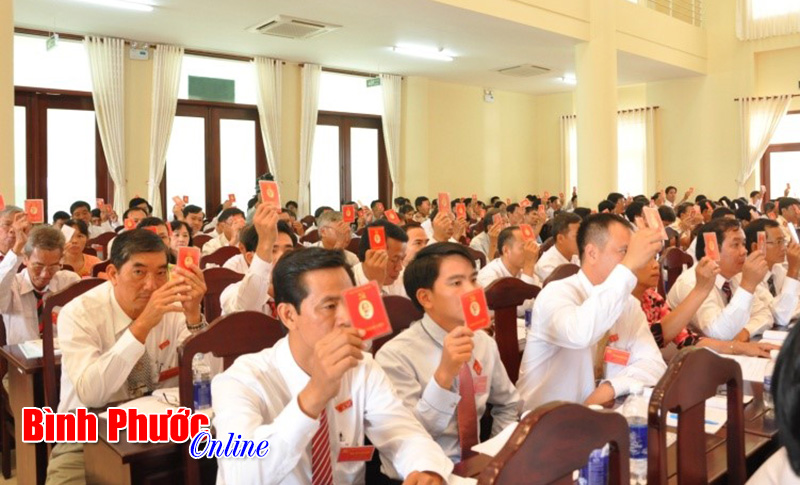 &Ocirc;ng L&ecirc; Ho&agrave;ng L&acirc;m được bầu giữ chức Chủ tịch UBND huyện Hớn Quản