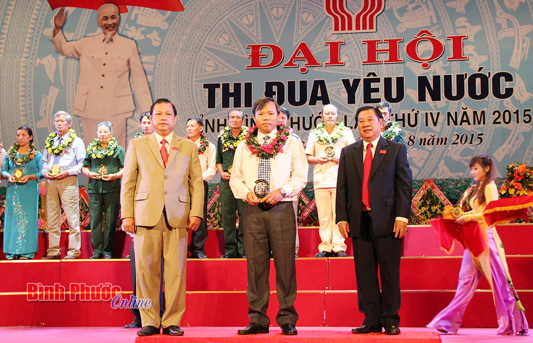 [Video] 70 điển hình tiên tiến được tuyên dương tại Đại hội thi đua yêu nước tỉnh Bình Phước