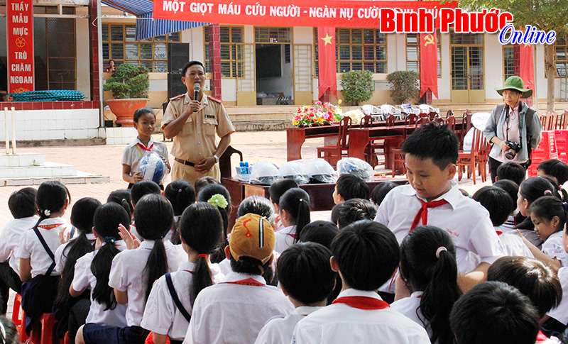 Để cả hệ thống ch&iacute;nh trị c&ugrave;ng tuy&ecirc;n truyền, gi&aacute;o dục ph&aacute;p luật