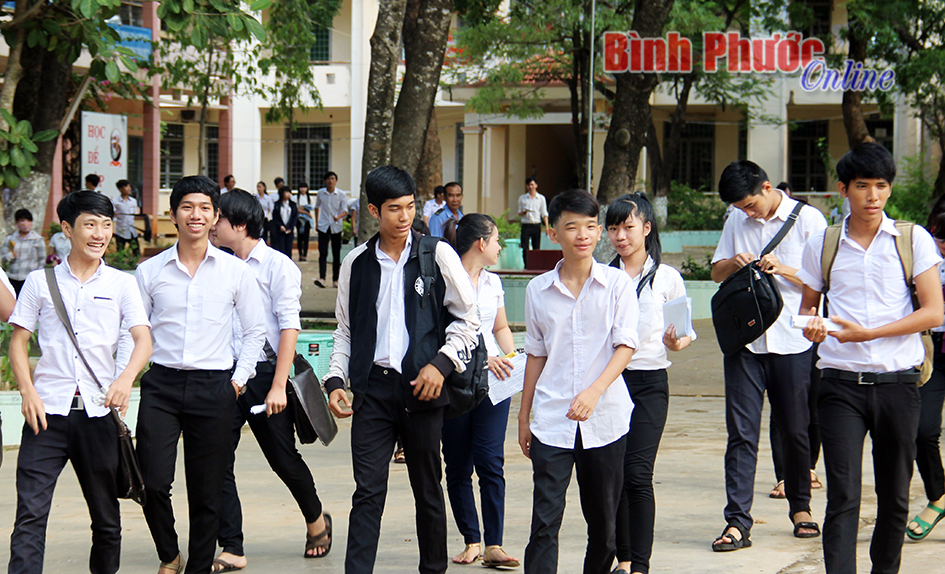 Đề thi môn Địa lý “cho không” 2 điểm