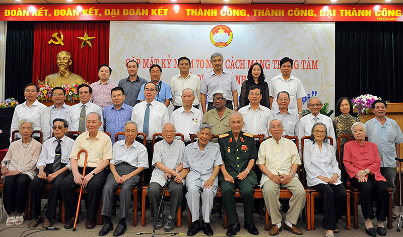 C&aacute;ch mạng Th&aacute;ng T&aacute;m lịch sử v&agrave; b&agrave;i học l&ograve;ng d&acirc;n