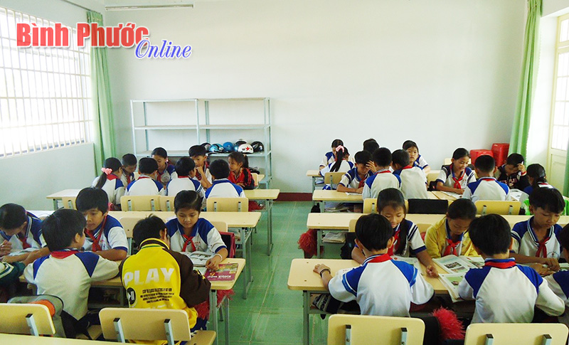 Chữ viết của giáo viên phải rõ ràng, sạch đẹp, đúng kích cỡ quy định