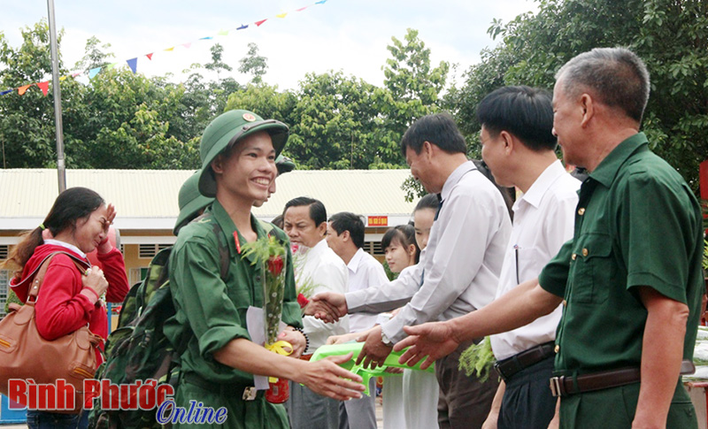Vui tươi ng&agrave;y giao - nhận qu&acirc;n