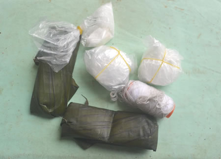 Tức chồng, uống bả ch&oacute; tự vẫn