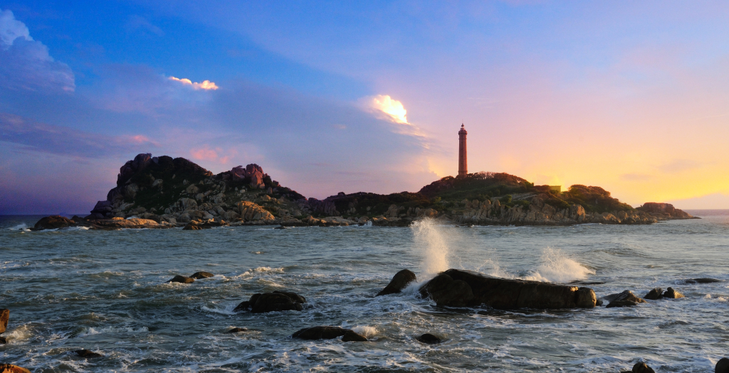 Đ&agrave;i Loan x&acirc;y dựng tr&aacute;i ph&eacute;p hải đăng tr&ecirc;n quần đảo Trường Sa