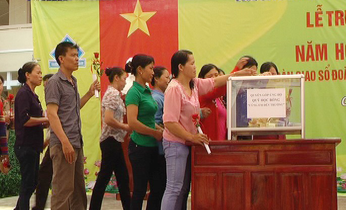 Trường THPT Chơn Thành: Vận động 114 triệu đồng hỗ trợ học sinh nghèo đến trường