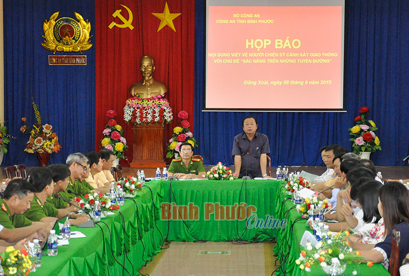 Họp b&aacute;o triển khai cuộc thi về chiến sĩ cảnh s&aacute;t giao th&ocirc;ng