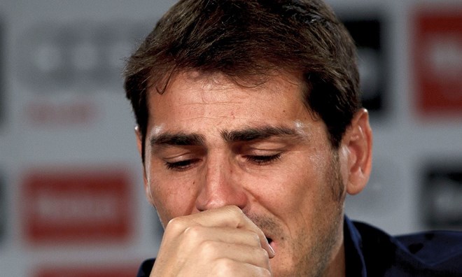 Thủ thành Iker Casillas chia tay Real Madrid trong nước mắt