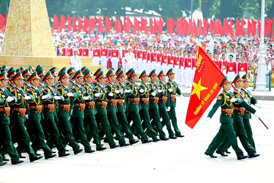 Cả d&acirc;n tộc đo&agrave;n kết - Vững bước đi tới tương lai (*)