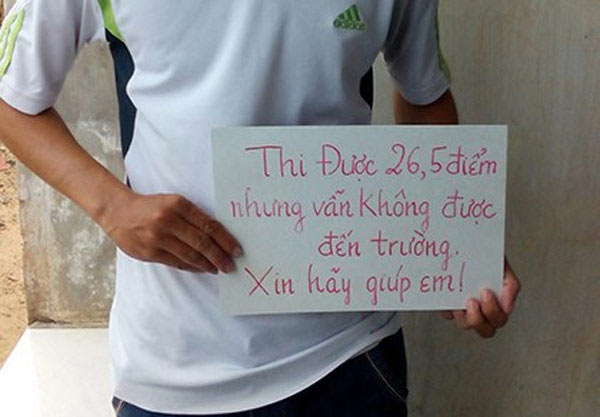 Thí sinh “cầm biển kêu cứu” được tài trợ toàn bộ học phí và việc làm khi ra trường
