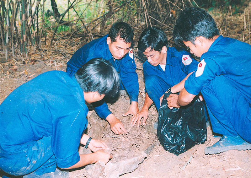 Đội K72 cất bốc được 54 h&agrave;i cốt liệt sĩ