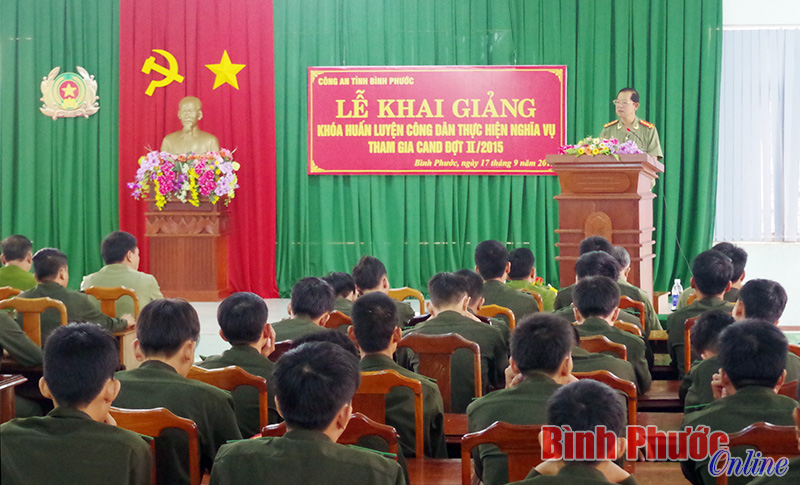 Khai giảng kh&oacute;a huấn luyện c&ocirc;ng an nghĩa vụ đợt 2/2015