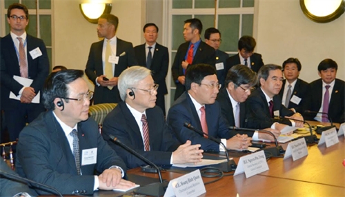 Khuyến kh&iacute;ch v&agrave; tạo điều kiện thuận lợi để c&aacute;c doanh nghiệp Hoa Kỳ đầu tư v&agrave;o Việt Nam