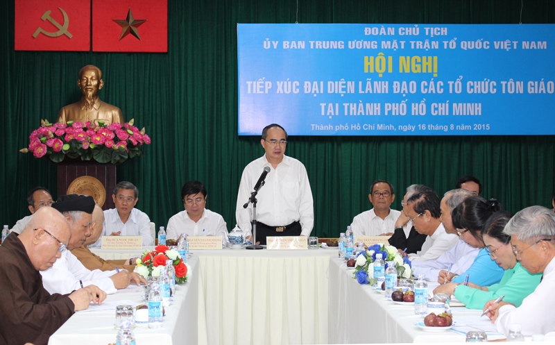 Lắng nghe t&acirc;m tư của nh&acirc;n d&acirc;n v&agrave; c&aacute;c chức sắc t&ocirc;n gi&aacute;o