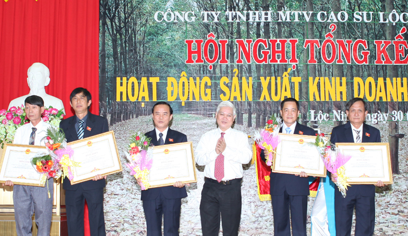 C&ocirc;ng ty cao su Lộc Ninh được đề nghị phong tặng danh hiệu Anh h&ugrave;ng Lao động