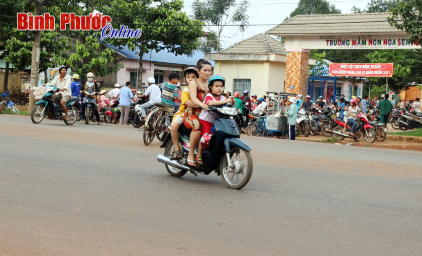 Nguy cơ mất an toàn giao thông tại những ngôi trường gần quốc lộ