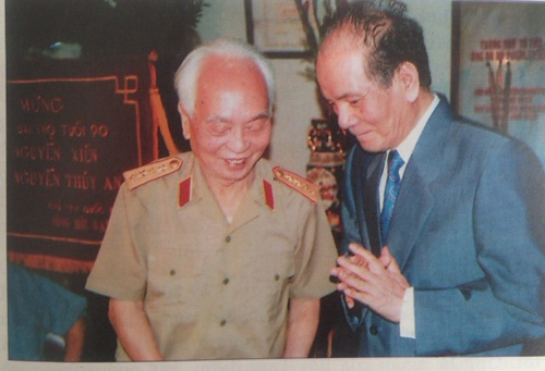 Gi&aacute;o sư Nguyễn Xiển - nh&agrave; khoa học cả đời theo c&aacute;ch mạng