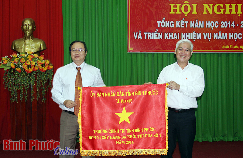 Tiếp tục đổi mới phương ph&aacute;p giảng dạy để n&acirc;ng cao nhận thức c&aacute;n bộ, đảng vi&ecirc;n