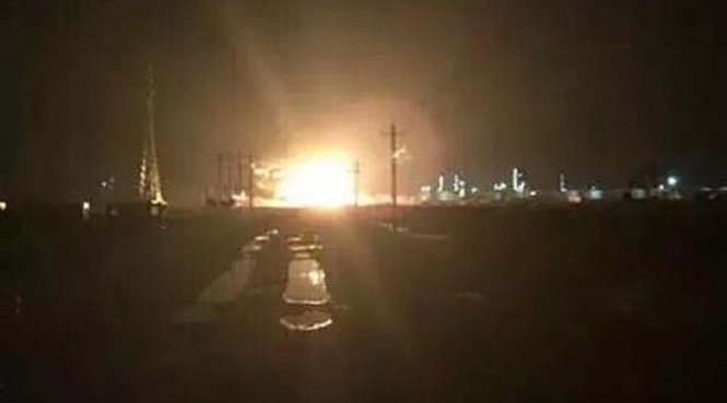 Nổ nhà máy Trung Quốc, khói lửa như đám mây