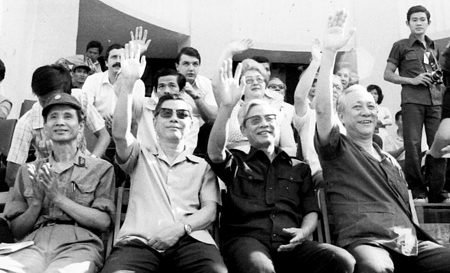 Noi gương đạo đức c&aacute;ch mạng s&aacute;ng ngời