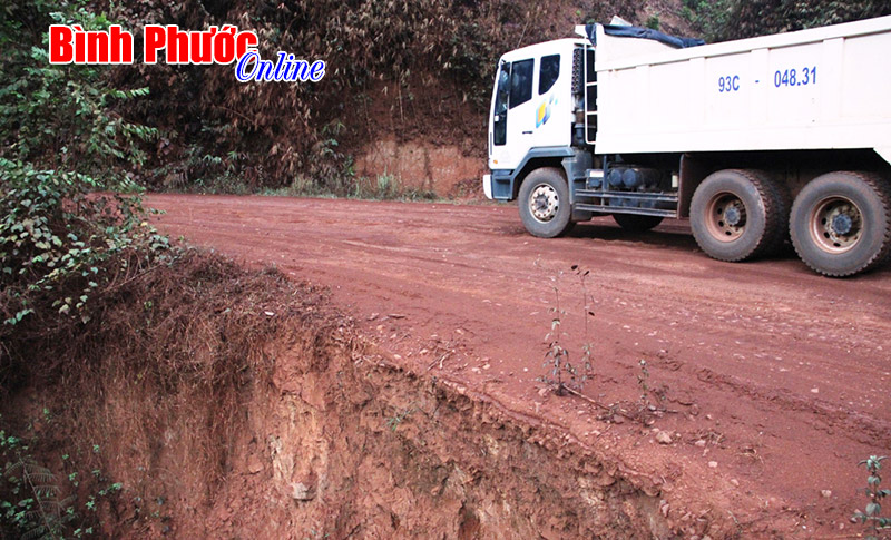 Dự &aacute;n n&acirc;ng cấp đường cứu hộ, cứu nạn Sao Bọng - Đăng H&agrave;: C&ograve;n 11 km chưa thể thực hiện trong năm 2015